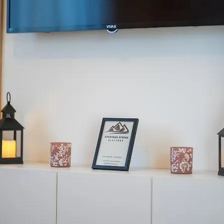 Stefan In Katalina Lux *