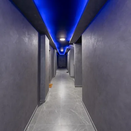 Stefan In Katalina Lux