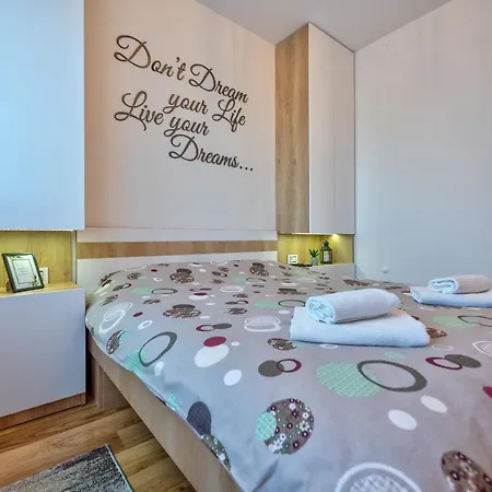 Stefan In Katalina Lux Apartman *