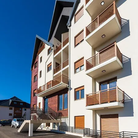 Stefan In Katalina Lux