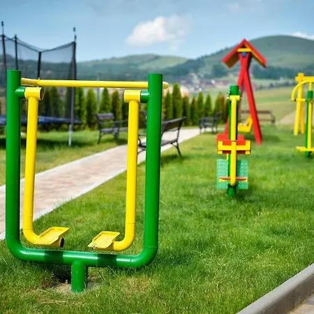 Stefan In Katalina Lux زلاتيبور