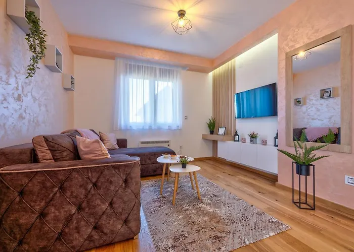 Stefan In Katalina Lux *