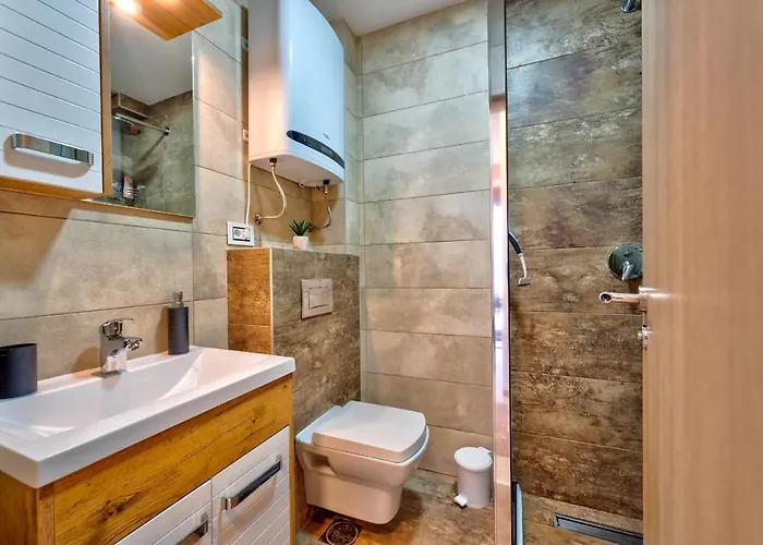 Stefan In Katalina Lux